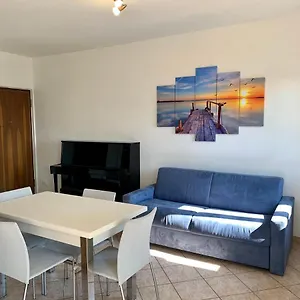 https://golden-home-lazise.hotelinveneto.com